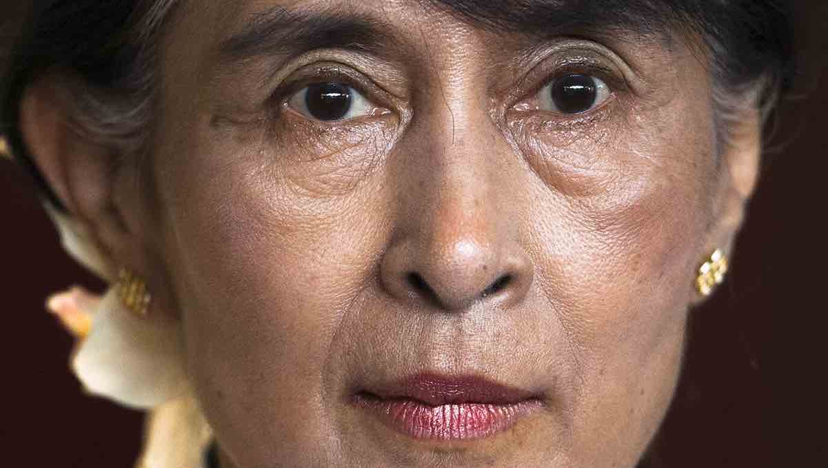 Aung Sang Suu Kyi, dopo il carcere l’ex leader birmana agli arresti domiciliari Aung San Suu Kyi lascia il carcere