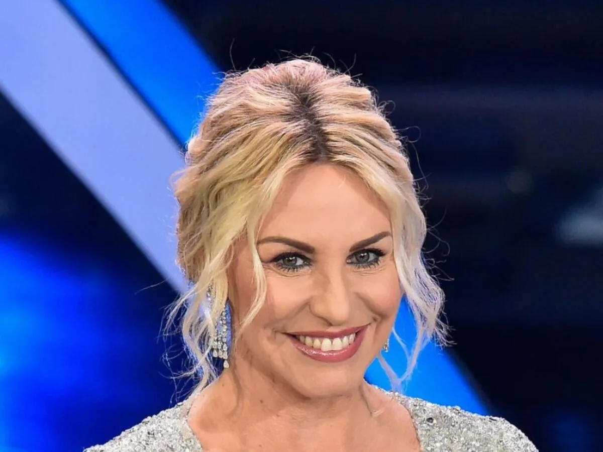 Antonella clerici: “Fu Ligabue a rifiutare Sanremo con me perché sapevo di sugo” antonella clerici ligabue © prima-copertina