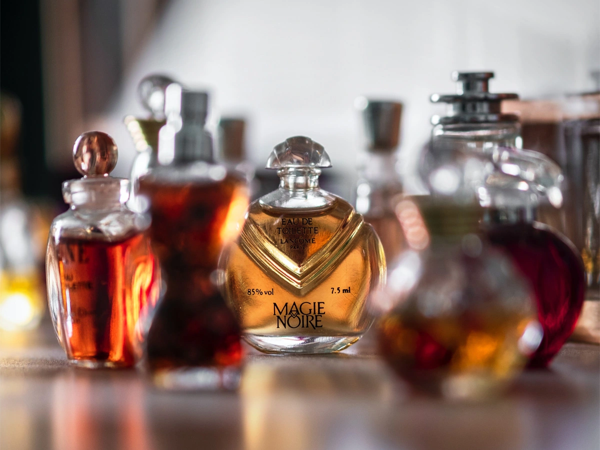 Cos’è il layering profumi: stratificare le essenze profumi © grazia