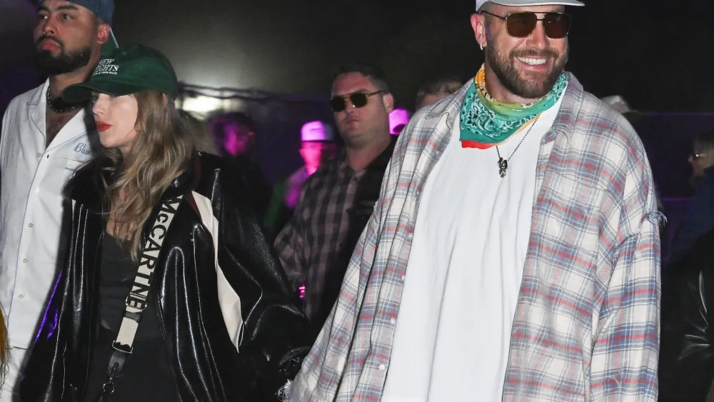 Coachella vibes? Negli outfit delle star, da Taylor Swift a Barry Keoghan, vince il nero