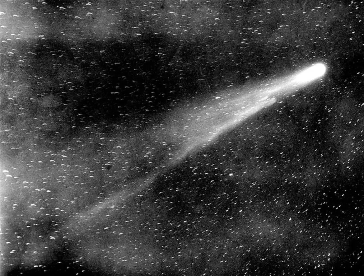Cometa di Halley: quando ci “sfiorò”, gettando nel panico il mondo intero Cometa di Halley