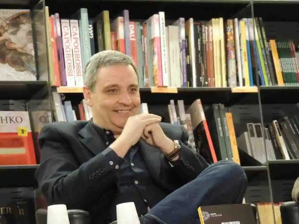 Maurizio De Giovanni è in testa alla classifica dei libri più venduti della settimana, fonte ilnapolista.it