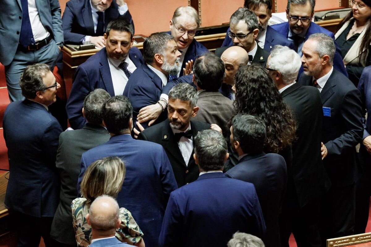 Premierato: rissa sfiorata in Senato, seduta sospesa