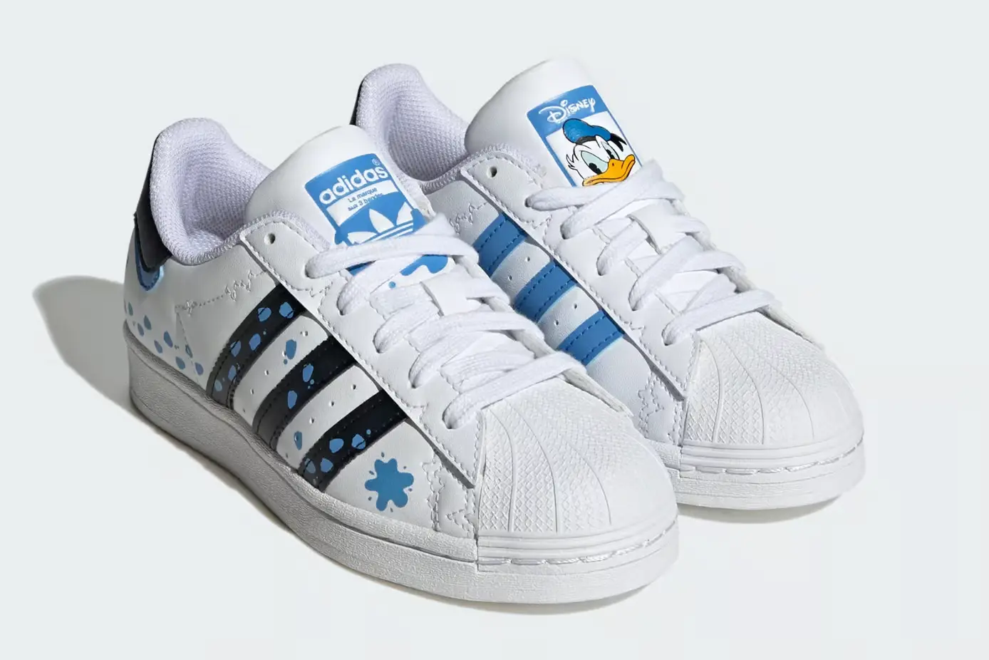 Disney festeggia il 90° anniversario di Paperino con delle collab con Adidas, Asos e Pandora