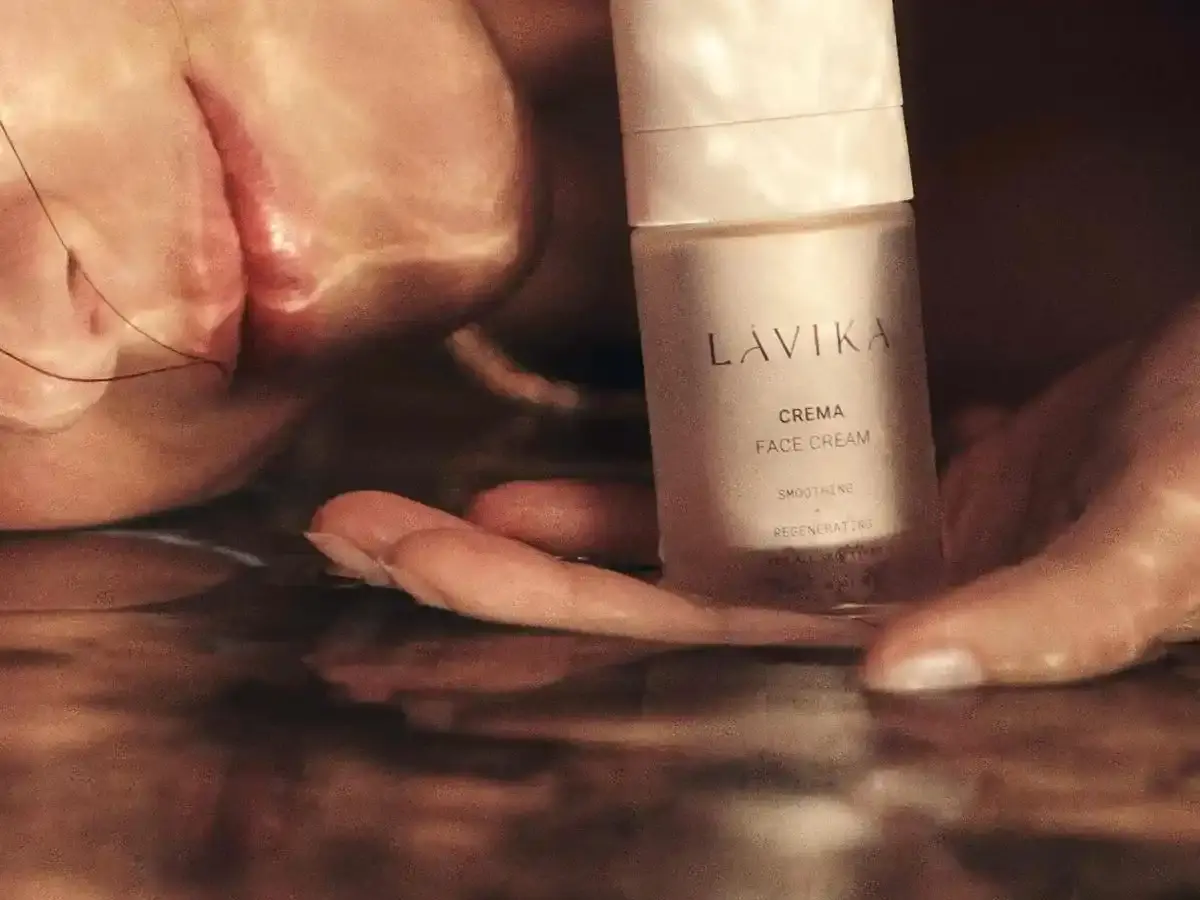 Làvika: la linea beauty di Miriam Leone compie un anno làvika ©-harpers-bazaar