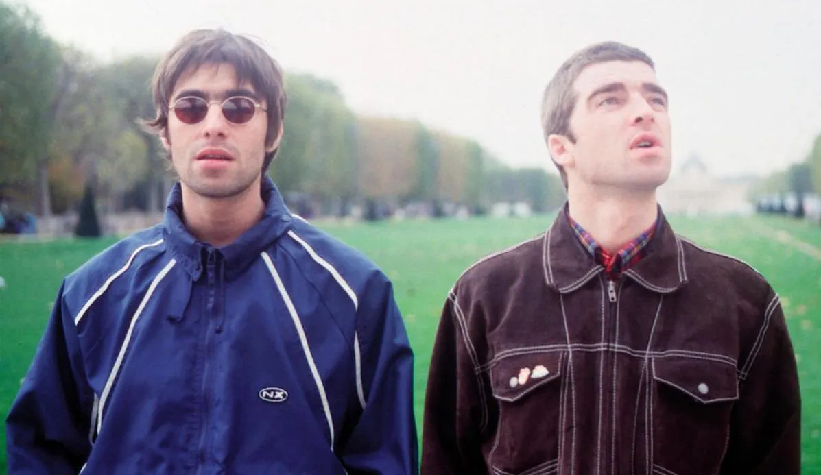 Oasis: la lite fatale tra i fratelli Gallagher, cane e gatto del Britpop Oasis