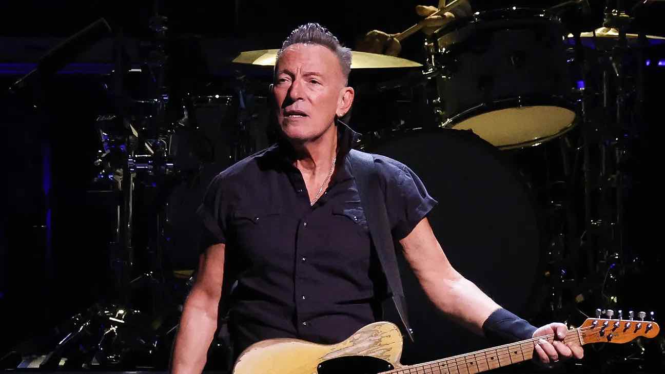 Bruce Springsteen, problemi vocali per il boss, rinviati i concerti di Milano Springsteen, rinviati i concerti di Milano
