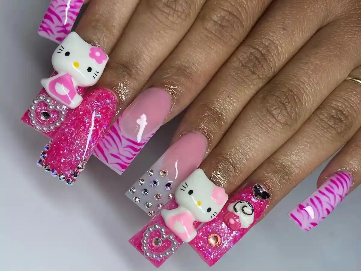 Il ritorno delle duck nails: il trend anni 2000 nostalgia duck nails
