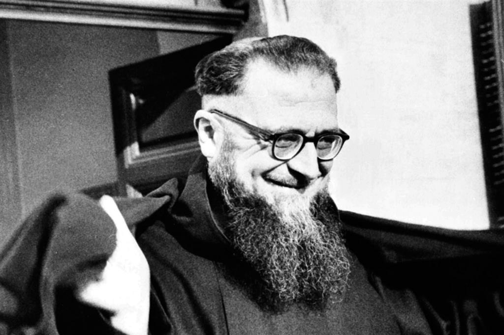 Chi era Padre Mariano, il primo prete della Tv in Rai