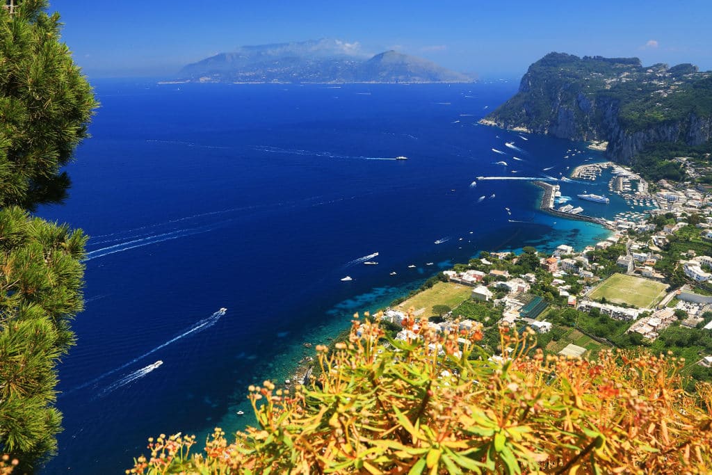 Capri senz’acqua, il sindaco firma un’ordinanza d’emergenza: stop agli sbarchi dei turisti capri