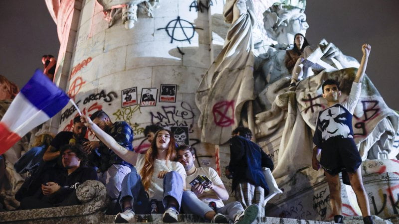In Francia si festeggia con i cori antifascisti in italiano