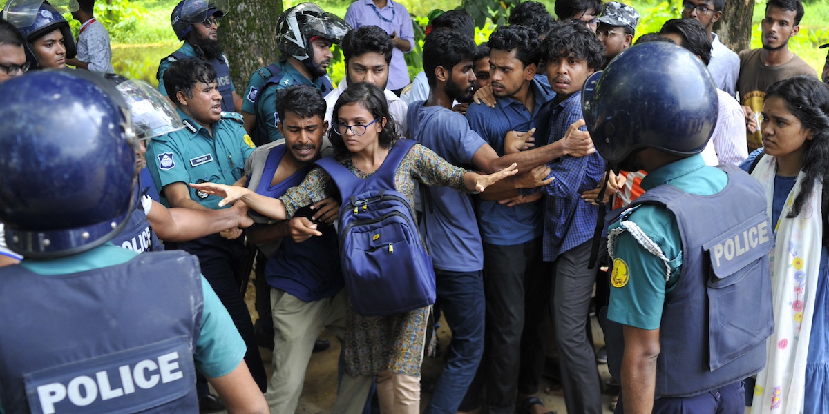 Cosa sta succedendo in Bangladesh, l’esercito spara sui giovani studenti manifestanti