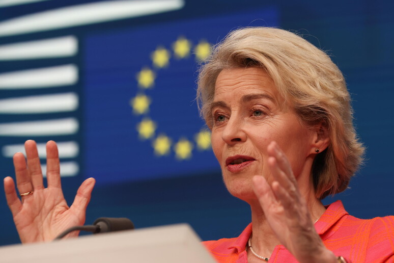 La Commissione di Ursula von der Leyen è stata condannata per mancata trasparenza sui vaccini anti-Covid