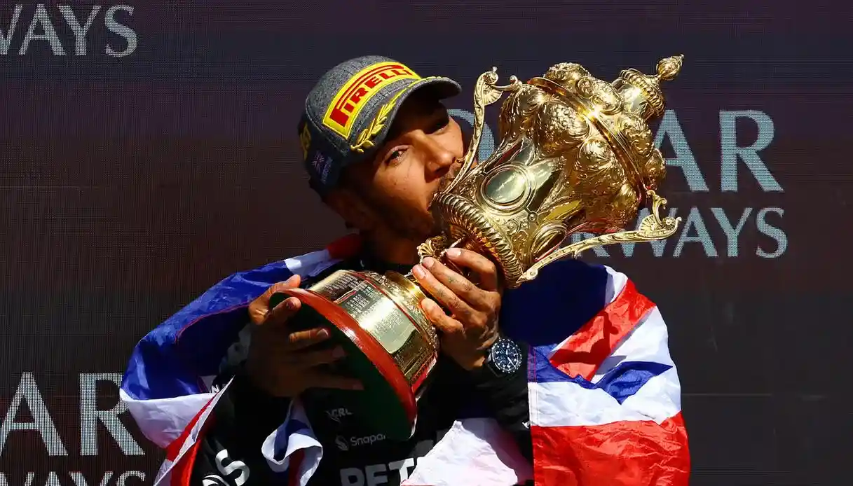 F1 | Lewis Hamilton, una gioia senza fine in casa