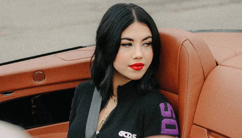 Classifica Album, Anna ancora in vetta