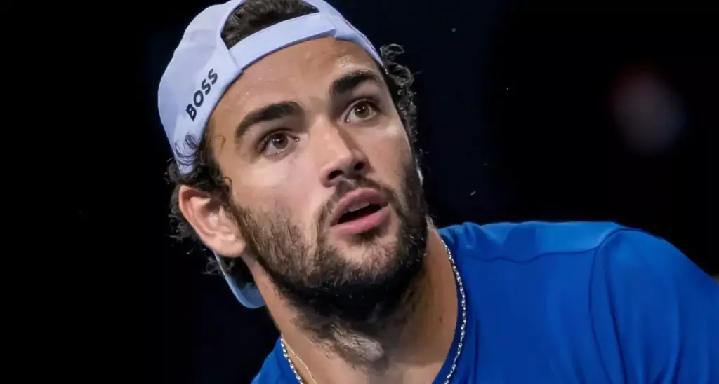 Matteo Berrettini immortalato mano nella mano con la nuova fidanzata Federica Lelli