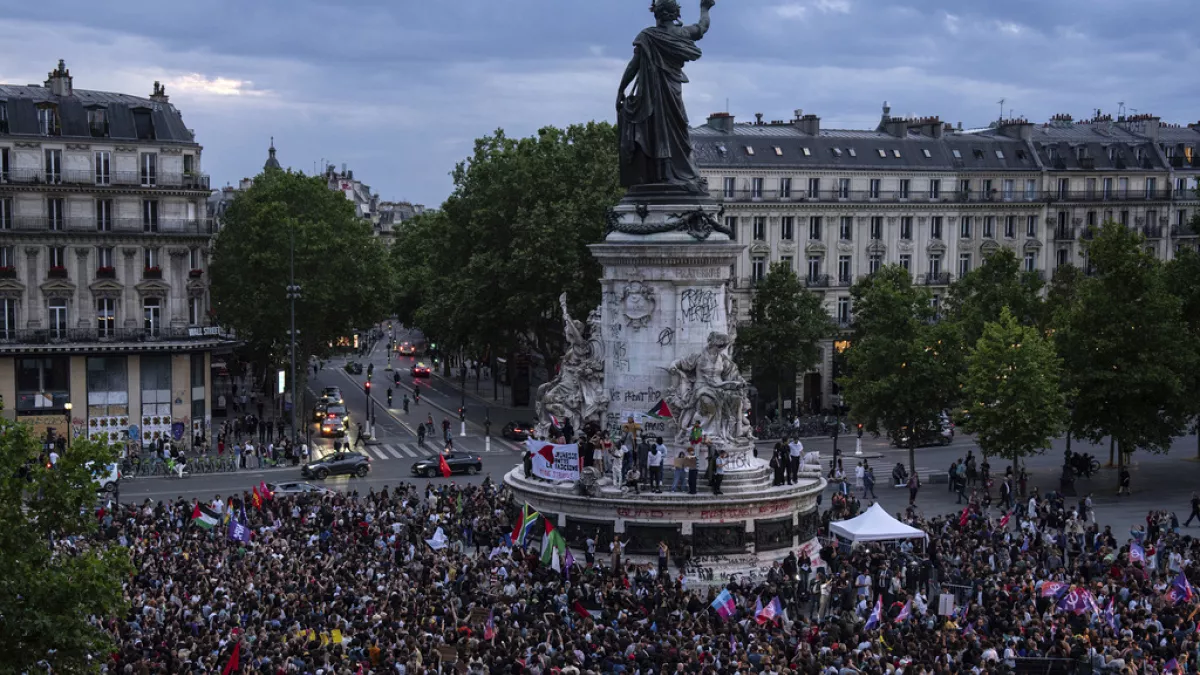 In Francia vince la sinistra: delusione per Le Pen, piazze esultanti