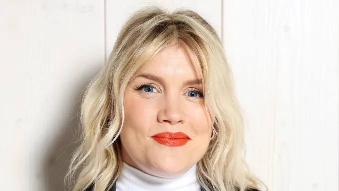 Il prossimo film di Emerald Fennell sarà un adattamento di cime tempestose