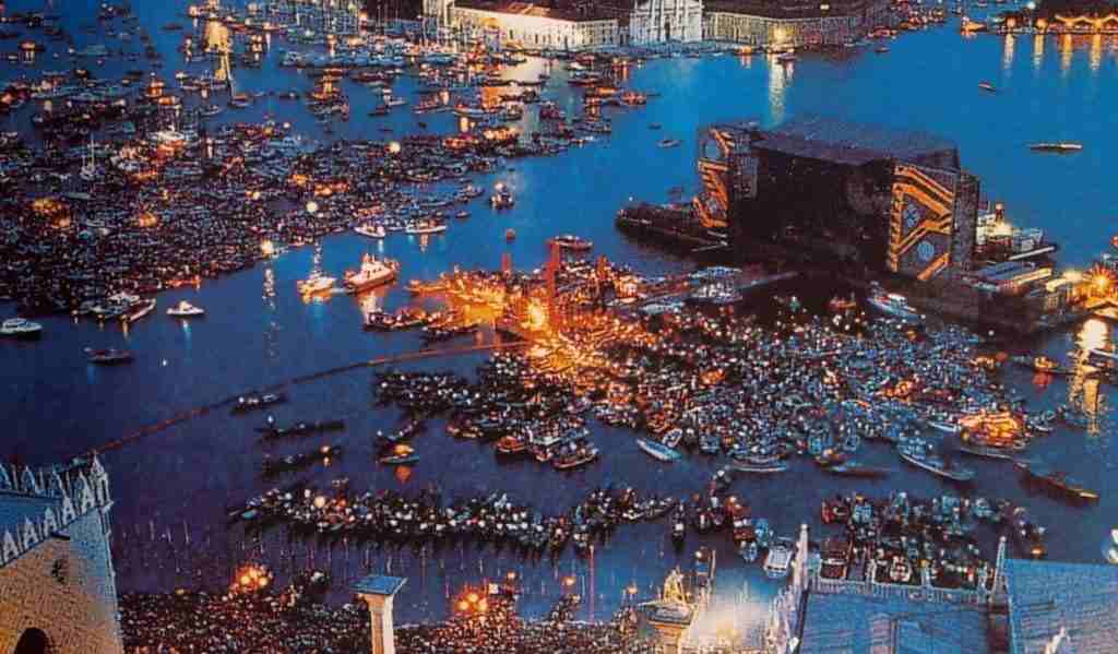 Pink FLoyd, 35 anni fa l’iconico concerto a Venezia Pink Floyd 35 anni fa il concerto a Venezia