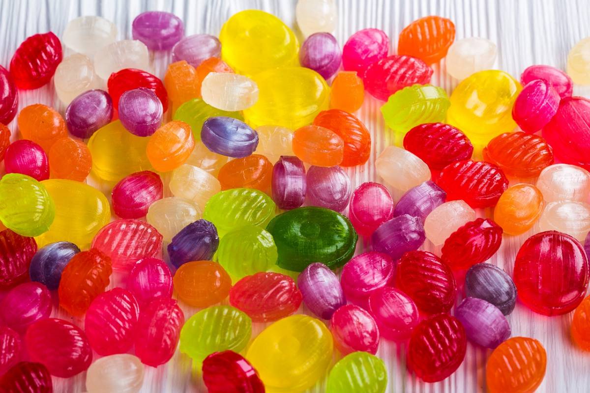 Un ente benefico ha distribuito caramelle con metanfetamina