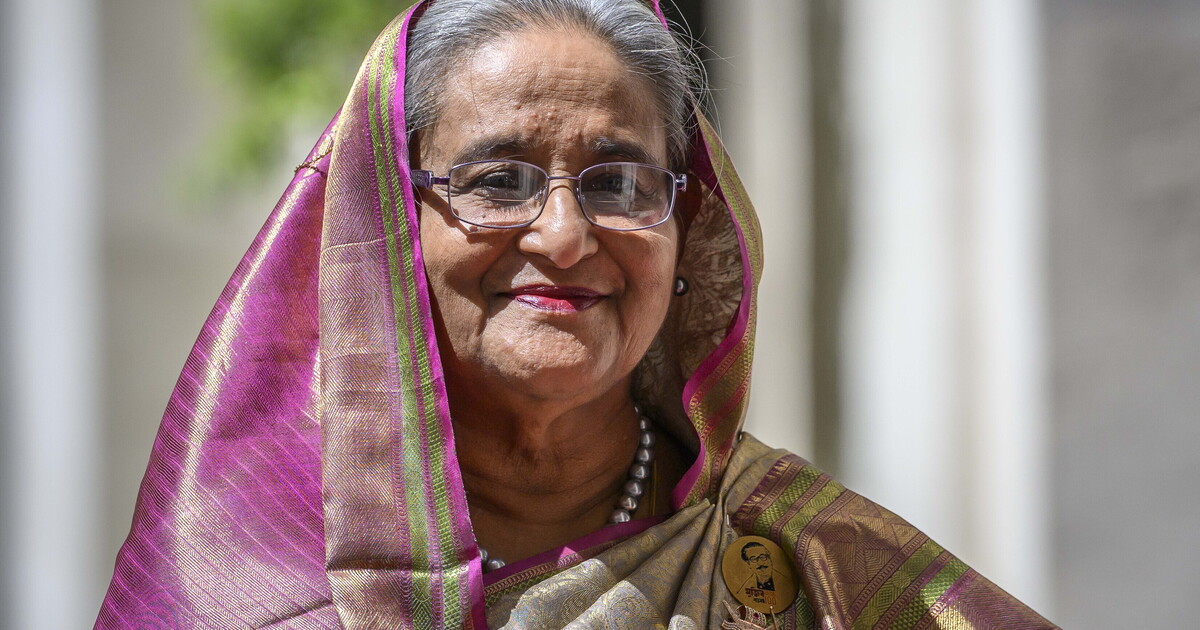 La premier del Bagladesh, Sheikh Hasina, si dimette e fugge in India