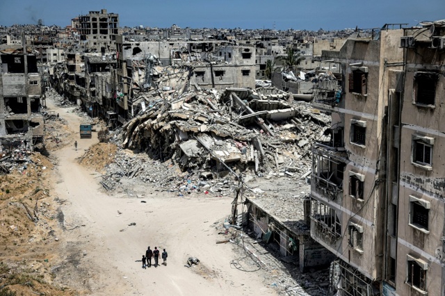 Raid israeliano contro una scuola a Gaza, 100 morti