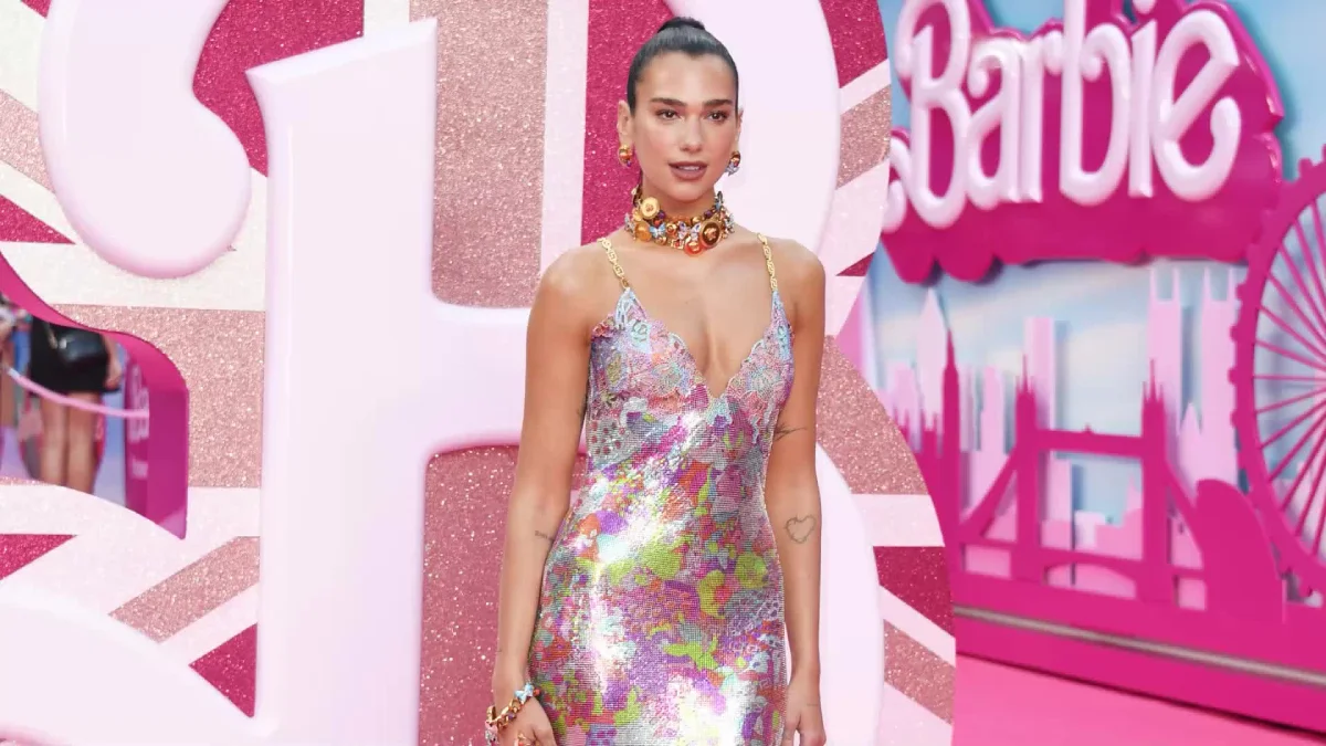Dua Lipa e i suoi 29 anni di stile: cosa la rende l’icona fashion della Gen Z?