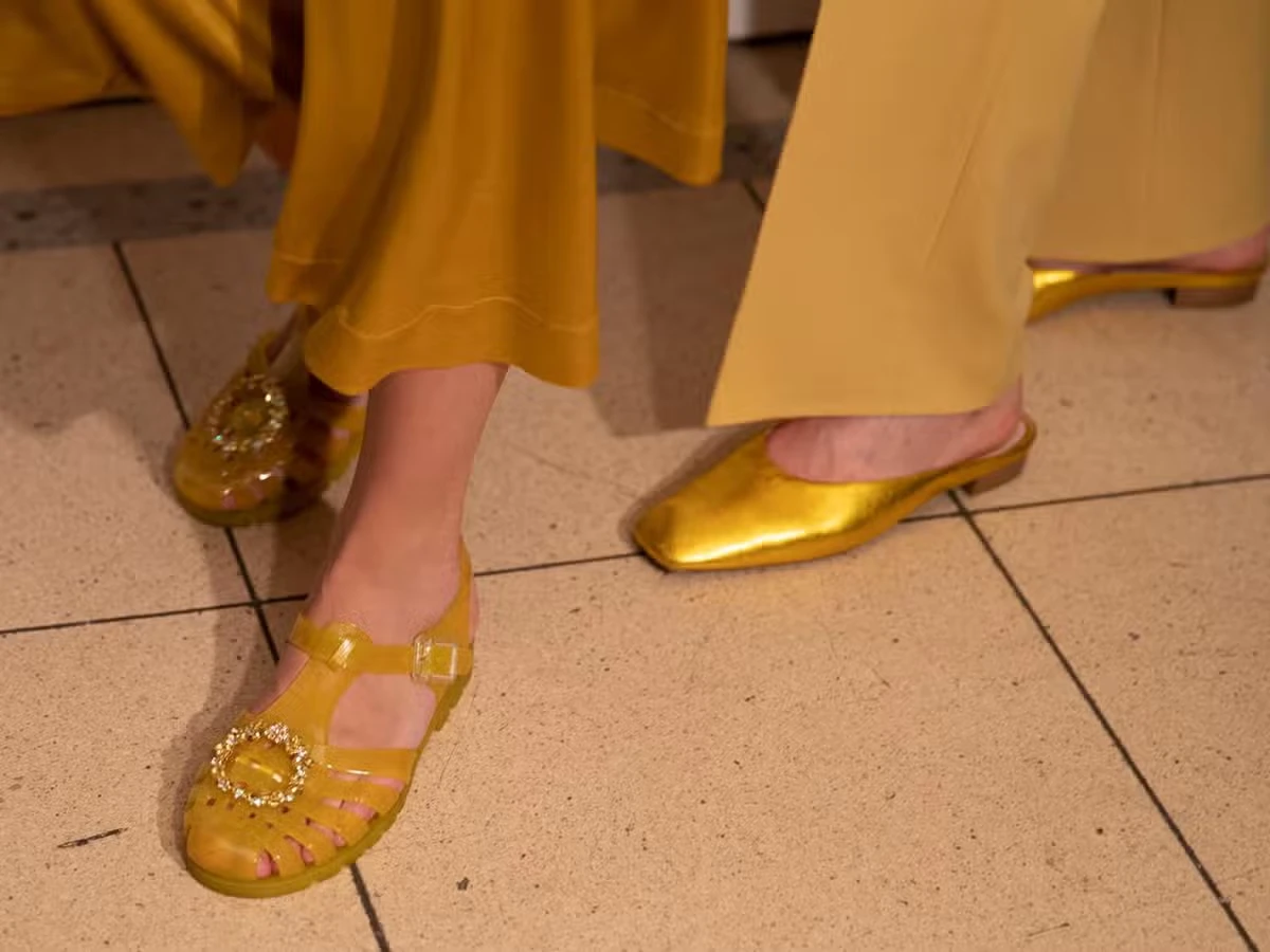L’estate di quest’anno è delle jelly shoes: tra amore e odio (ma attenzione alla sostenibilità)