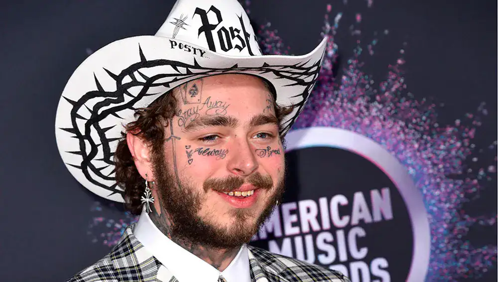 Post Malone spodesta Taylor Swift e conquista la vetta della classifica Billboard Post Malone, l'album F-1 arriva al primo posto di Billboard 200 - Ph © Abaca Press