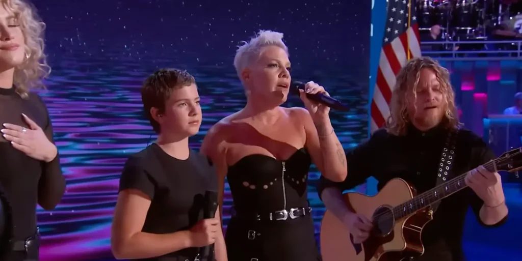 Pink e la figlia Willow cantano per Kamala Harris