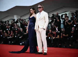 Venezia 81, i look del red carpet: protagonista della serata è Loewe