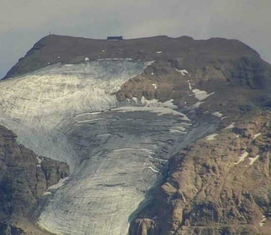 Due alpinisti italiani morti sulla Marmolada, stavano camminando per raggiungere la vetta