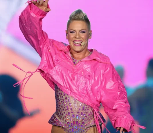 P!nk, Queen Latifah e Whitney Leavitt celebreranno il 30° anniversario di “Chicago” ai Tony Awards del 2026 Pink