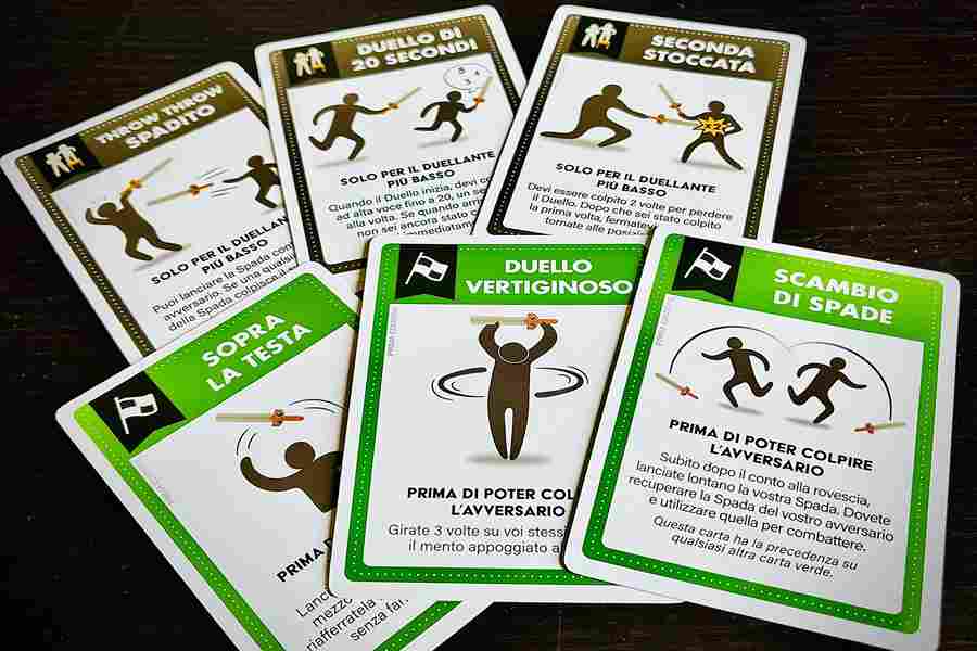 colpiamoci a vicenda con spade finte