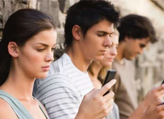 Ridurre l’uso della tecnologia fa bene alla salute? Generazioni a confronto