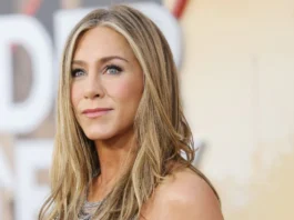 Jennifer Aniston ha (finalmente) svelato il mistero dell’iconico abito di Rachel in “Friends”