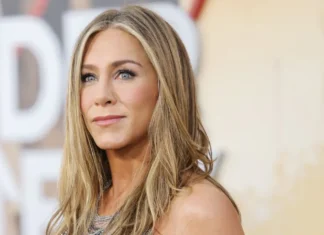 Jennifer Aniston ha (finalmente) svelato il mistero dell’iconico abito di Rachel in “Friends”