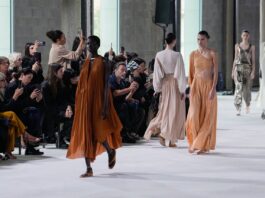 La collezione SS25 di Philosophy by Lorenzo Serafini alla Milano Fashion Week: rallentare per ripartire