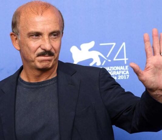 Carlo Buccirosso è sposato? L’attore ha una fidanzata “top secret”