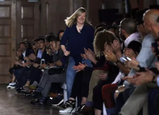 Sarah Burton è la nuova direttrice creativa di Givenchy