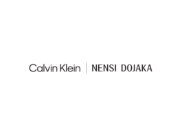Nensi Dojaka x Calvin Klein è la collab moda che non ci aspettavamo: quando l’aesthetic incontra il minimalismo