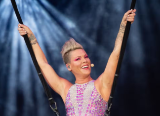 Pink rivela di aver trascorso il Capodanno in un letto d’ospedale: «Quest’anno è stato un disastro» Pink