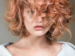 Il colore dell’autunno anche per capelli chiari? È il cherry blonde (ma attenzione alle sfumature)