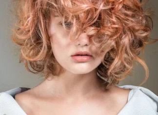 Il colore dell’autunno anche per capelli chiari? È il cherry blonde (ma attenzione alle sfumature)