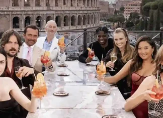 Emily in Paris: è stata confermata la quinta stagione, ma sarà a Roma o a Parigi? burgundy lips emily in paris cast