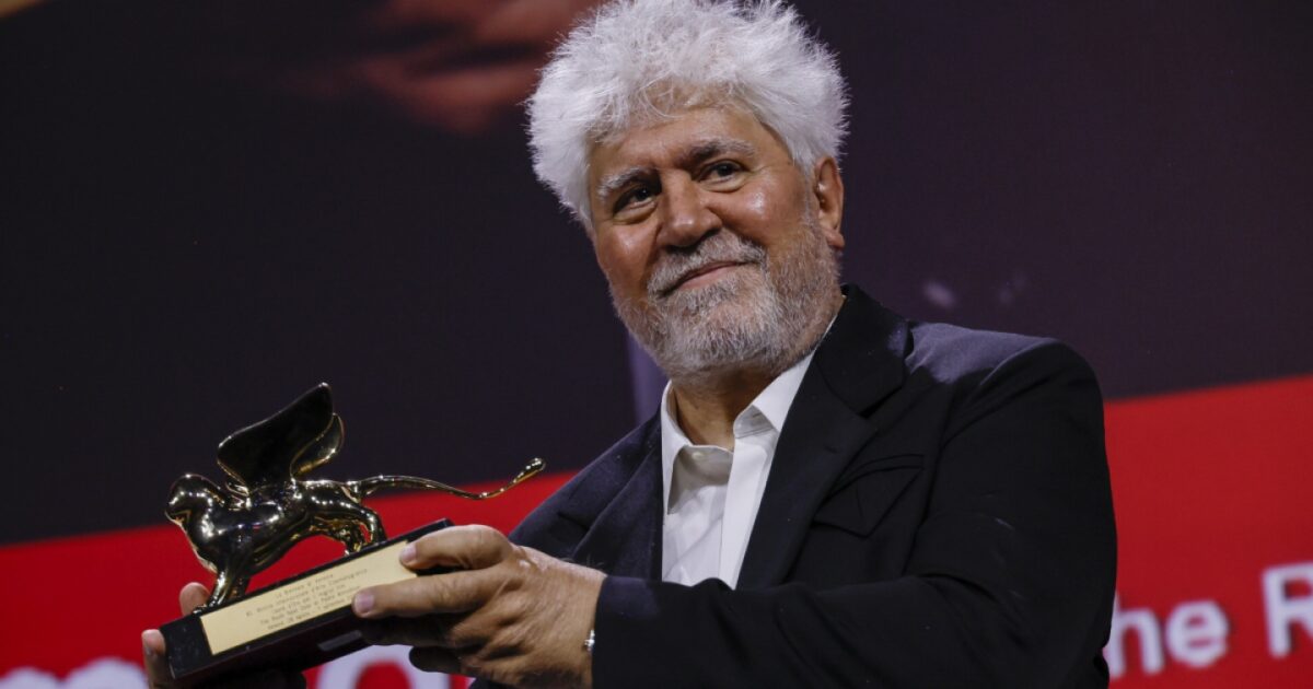 Venezia 81, Leone d’Oro a La Stanza accanto di Pedro Almodovar