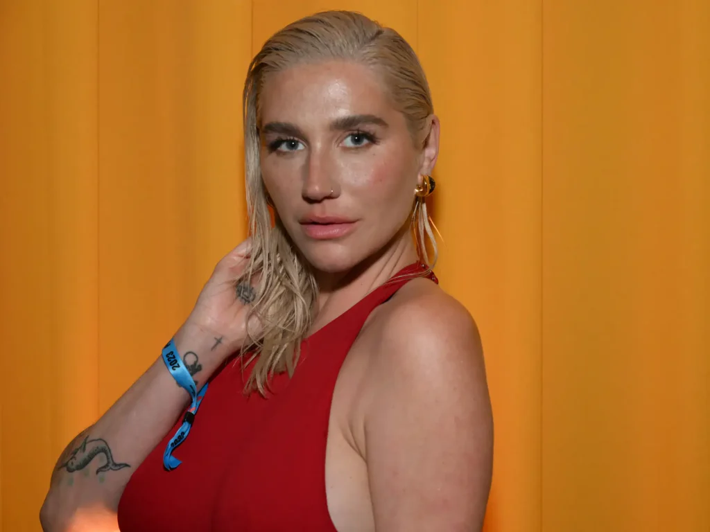 Kesha presenta la sua etichetta discografica