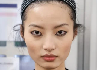 Tutte le inspo beauty dalla Paris Fashion Week 2024: dai big hair al blush esagerato
