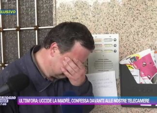 Omicidio Modena, Lorenzo Carbone confessa in diretta TV di aver ucciso la madre 80enne malata: ”Non ce la facevo più, è stato d’istinto, non lo so perché”