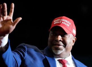 USA: importanti e alti funzionari, della campagna di Mark Robinson, si dimettono dopo lo scandalo